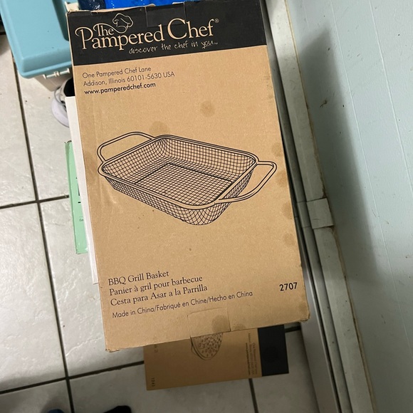 Pampered Chef Grill basket - Picture 1 of 2